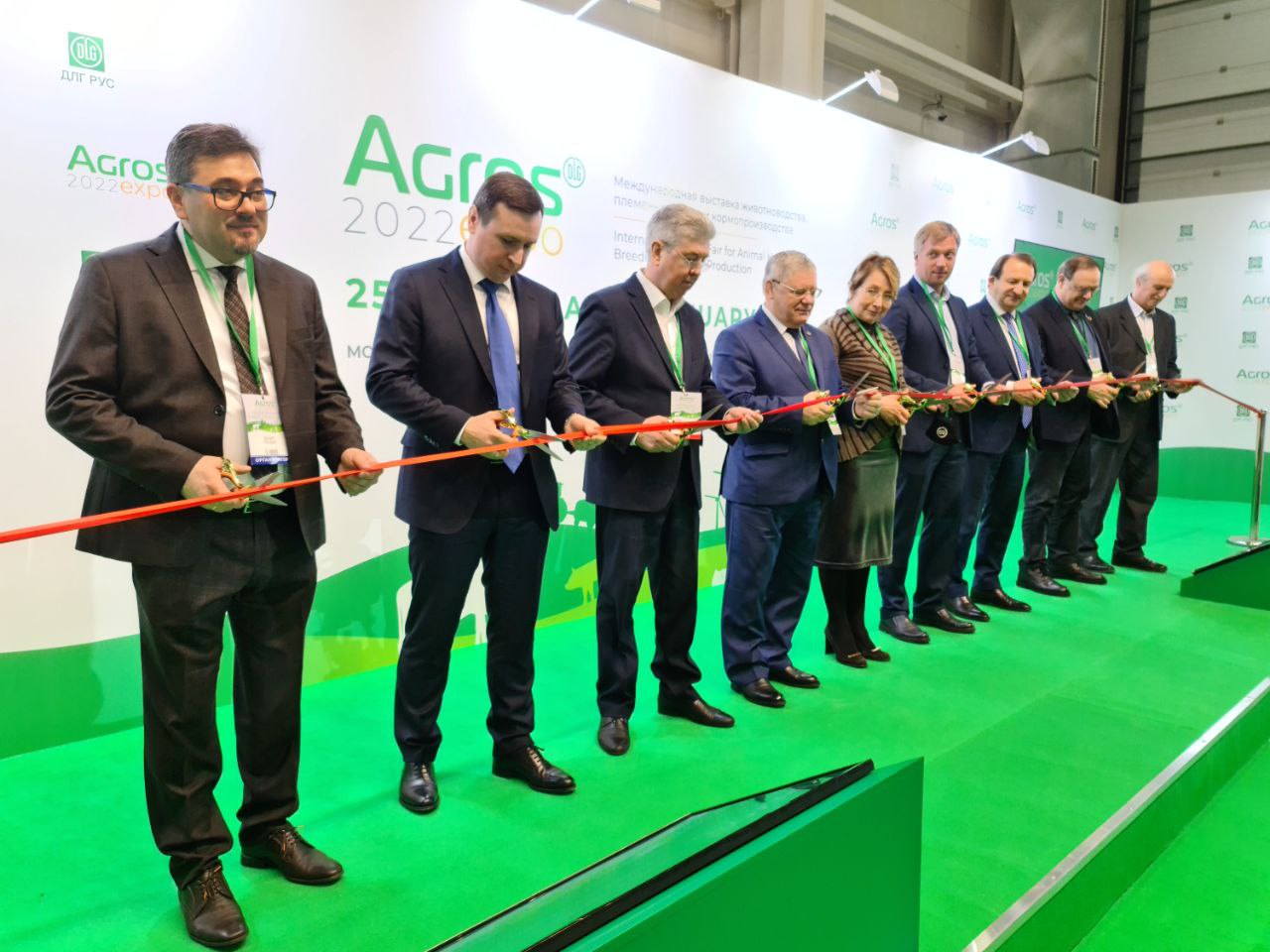 Росагролизинг заключил соглашения о сотрудничестве с тремя поставщиками в рамках «АГРОС-2022»